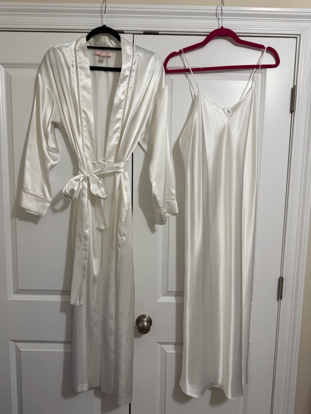 Pink label Oscar de la Renta Ivory Satin Robe and Slip Set